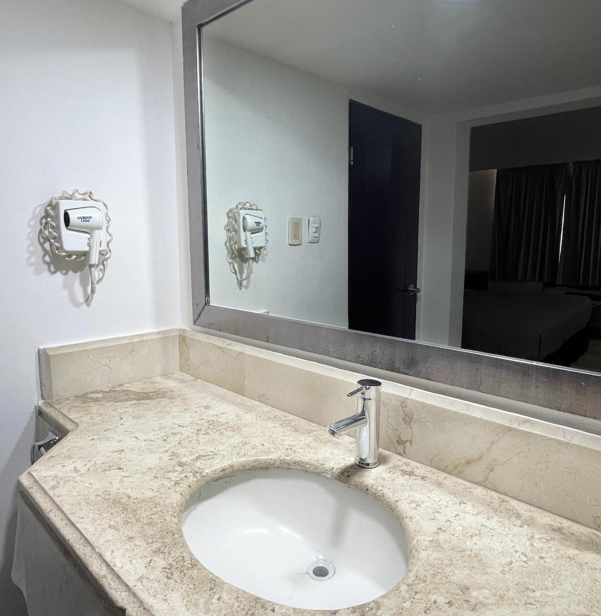 Capital Urban By Balderrama Hotel Collection Los Mochis Exterior foto